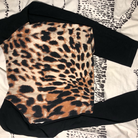 HEART&HIPS | Long Sleeves | Crop Top | Animal Print | S - Picture 3 of 4